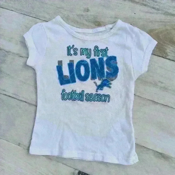 Lions NFL Team Apparel Girls Toddler My First Football Season Graphic T-shirt 2T - Picture 1 of 4